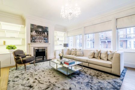 A luxurious three-bedroom lateral apartment in the heart of Mayfair. - Photo 2