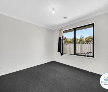 “Spacious Family Living in Tarneit” - Photo 6