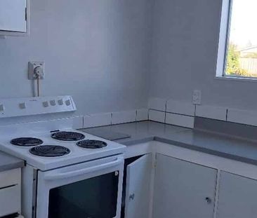 Tidy One-Bedroom Apartment – Available Now - Photo 1