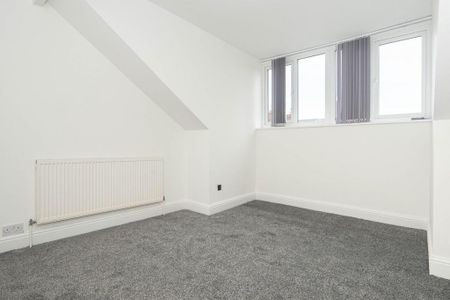 4 bedroom terraced house to rent - Photo 5
