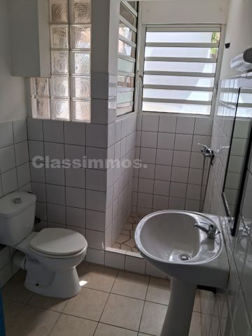 Location Appartement 3 pièces 65m² GROS MORNE 97213 - Photo 4