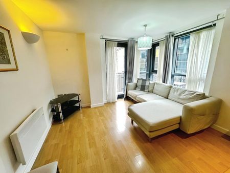 2 bedroom flat to rent - Photo 2