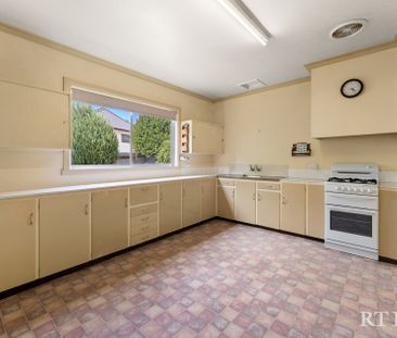 Character-Filled Cottage on Expansive Block in Prime Kyneton Location - Photo 4