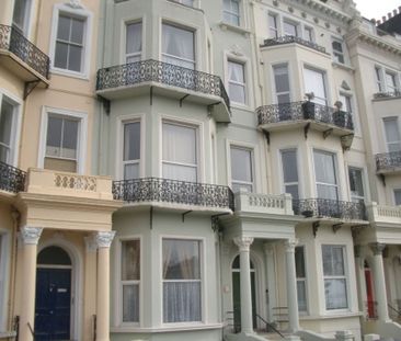 2 bed flat to rent in Warrior Square, St Leonards-On-Sea, TN37 - Photo 1