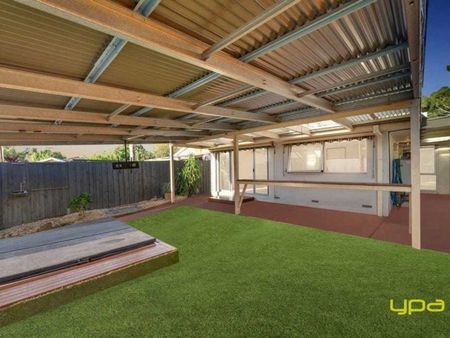 Hidden Treasure In The Heart of Cranbourne - Photo 3