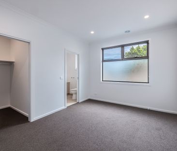 1 & 2/39 Burlington Street, Oakleigh VIC 3166 - Townhouse For Rent ... - Photo 1