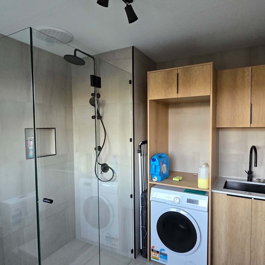 Westmeadows - Photo 1