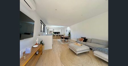 Modern Townhouse with Stylish Design and Prime Location - Photo 2