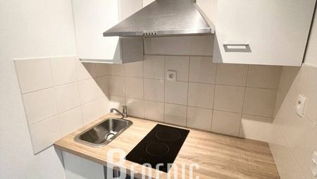 Grand studio avec parking - SAURUPT - Photo 4