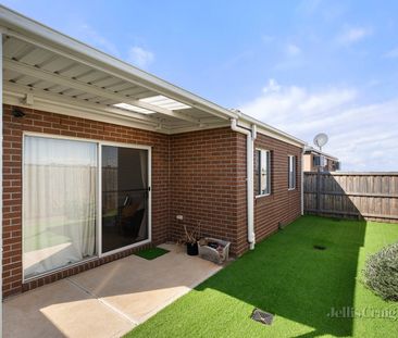 62 Riland Boulevard, Tarneit - Photo 2