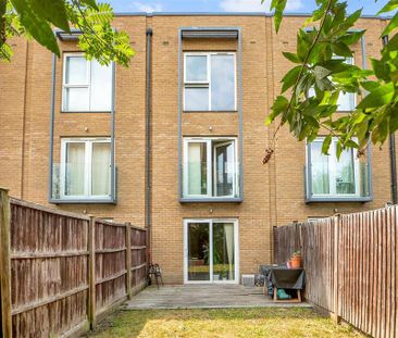 3 bedroom terraced house to rent - Photo 4