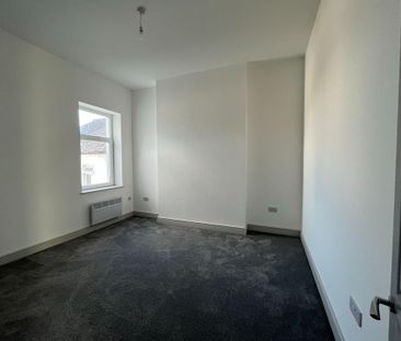 3 bedroom flat to rent - Photo 5
