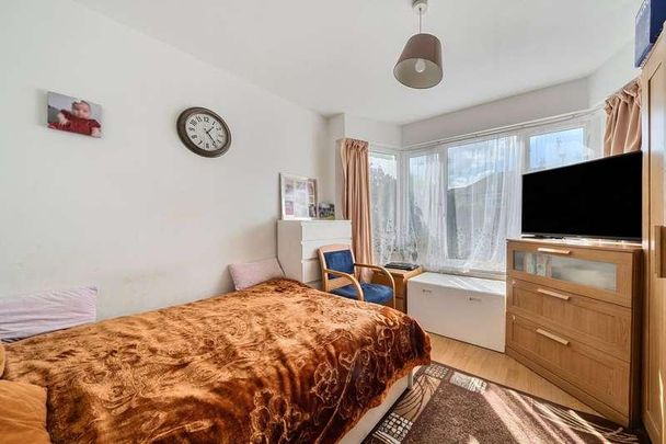 Floriston Gardens, Stanmore, HA7 - Photo 1