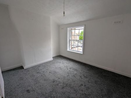 2 bedroom end of terrace house to rent - Photo 2