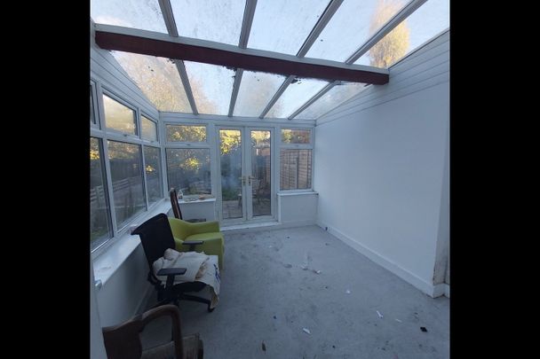 2 Bed Flat, Waller Road, SE14 - Photo 1