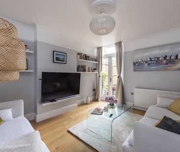 5 bedroom semi-detached house to rent - Photo 2