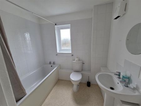 1 bedroom semi-detached house to rent - Photo 5
