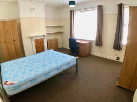 3 bedroom terraced house to rent - Photo 5