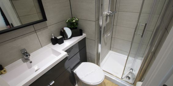 Studio Flat, West Point, M16 - Photo 3