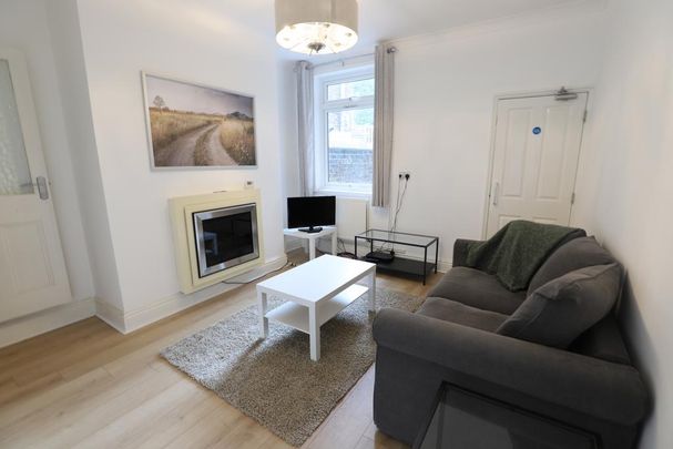 3 bedroom terraced house to rent - Photo 1