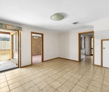 Spacious 5 Bedroom Family Home awaits! - Photo 4