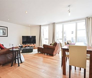 Well presented 2 bedroom first floor apartment at this prestigious ... - Photo 6