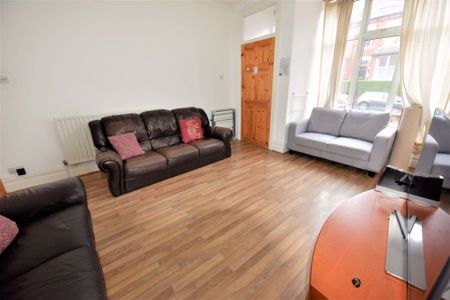 4 bedroom House in Brudenell Avenue, Leeds - Photo 5