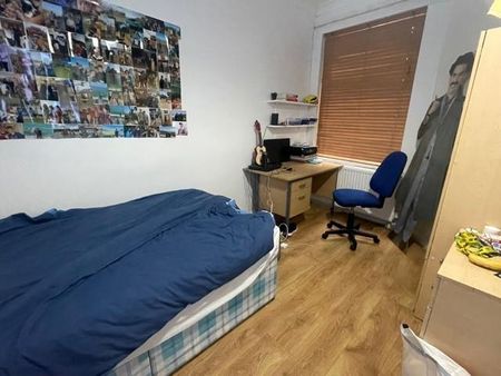 5 bedroom private hall to rent - Photo 3