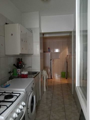 Piata sudului etaj 4 soseaua berceni - Fotografie 2