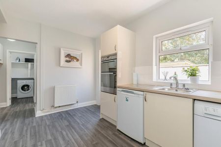 3 bedroom terraced house to rent - Photo 4