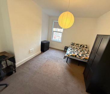 8 Bed Terraced House, Greenbank Road, L18 - Photo 6