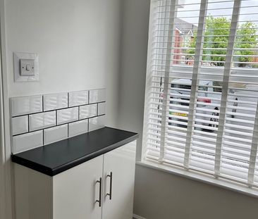 2 Bed Terraced House, Hawksworth Drive, CV1 - Photo 6