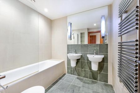 3 bedroom flat to rent - Photo 5