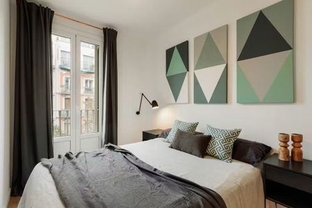 Carrer del Consell de Cent, Barcelona, Catalonia 08015 - Photo 4