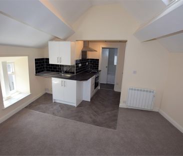 2 Bedroom Flat - Photo 4