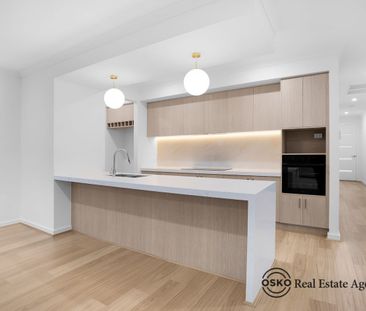 Luxury Family Living in the Heart of Riverwalk Estate - Photo 5