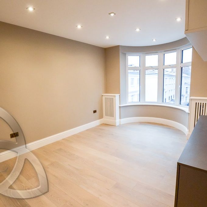 6 Hall Road, London, NW8 9PA - Photo 1