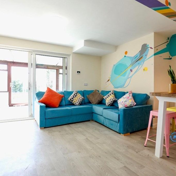 6 bedroom semi-detached house to rent - Photo 1