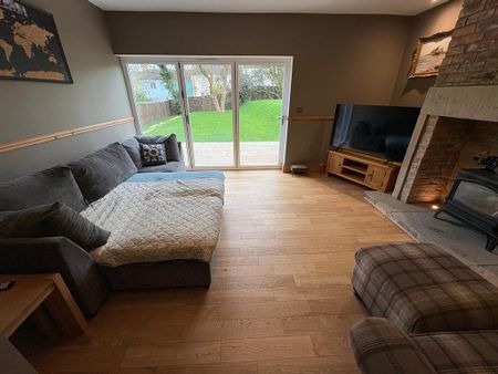 3 bedroom semi-detached house to rent - Photo 2
