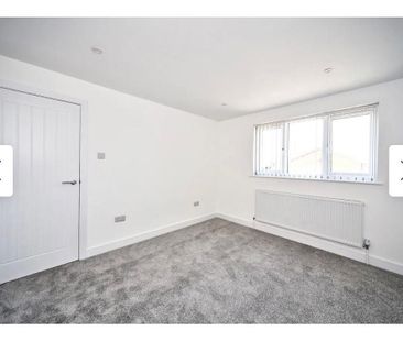 4 bedroom terraced house to rent - Photo 5