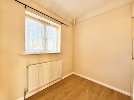 3 bedroom end of terrace house to rent - Photo 5