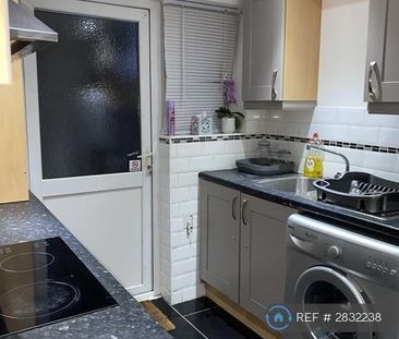 3 bedroom terraced house to rent - Photo 6