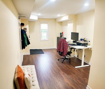 For Lease - 3072 Autumn Hill Crescent, Burlington, Ontario - Photo 1