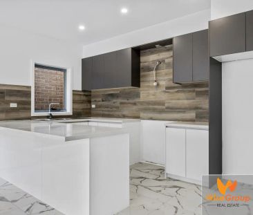 “LUXURY HOME!” - Photo 5