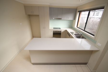 MODERN INNER NORTH LIVING - Photo 3