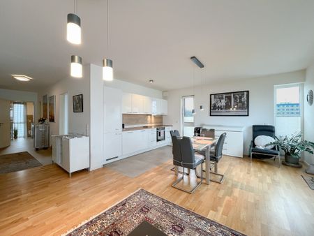 Moderne 3-Zimmer-Wohnung mit Aufzug, Fußbodenheizung & hellem Wohnbereich - Photo 2