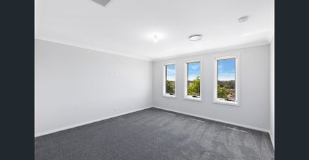 ENERGY EFFICIENT - BRAND NEW HOME! REDUCE YOUR ELECTRICITY BILLS! - Photo 4