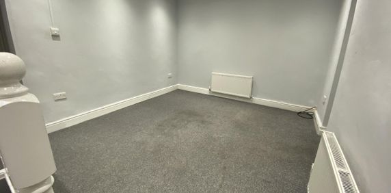 Grange Mount, PRENTON - Photo 2