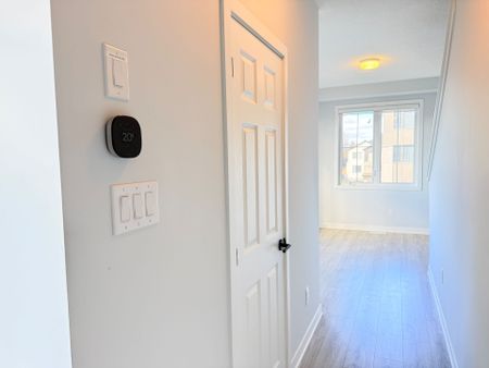 For Lease - 63 Stitch Mews, Stittsville - Munster - Richmond, Ontario - Photo 3