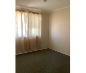 3 BEDROOM DUPLEX CLOSE TO TOWN!! - Photo 3